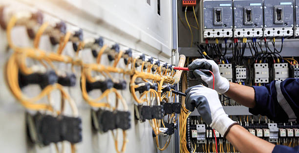 Professional Electrician technician working in Newkirk, OK